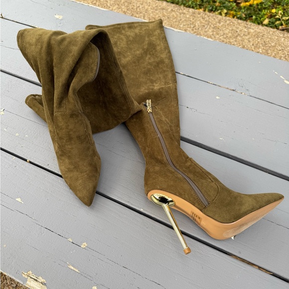 Cape Robbin Sheek thigh high green boots with golden heel S/6 - Picture 11 of 16